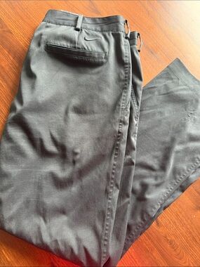 Nike golf Men’s Black Chino-Style Performance Pants medium - 34x32